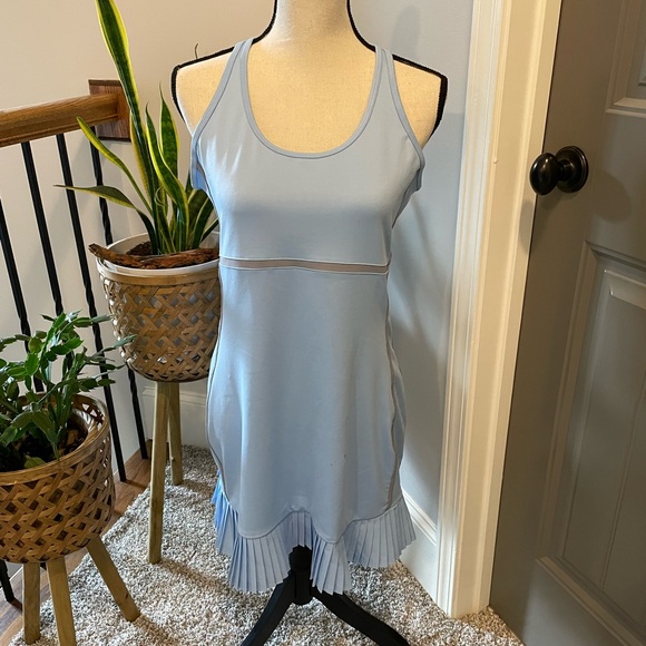 Inphorm Woman’s Athletic dress in size M in gently used condition - Picture 5 of 8
